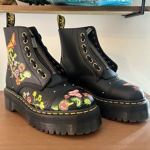 Dr. Martens Sinclair Bloom